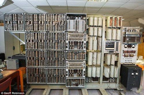 世界上最古老的计算机"女巫"这台计算机最初的设计和开发是在1949年
